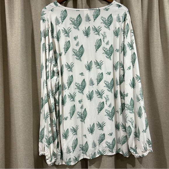 Botanical Blouse - Picture 2 of 3
